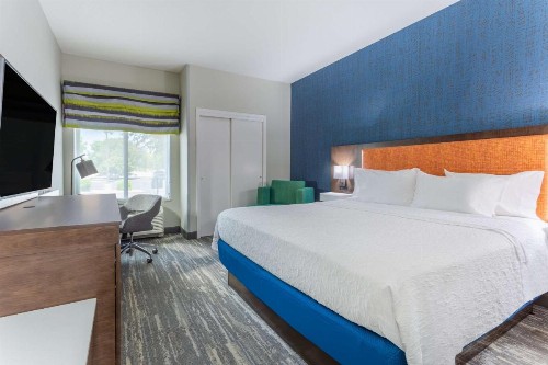 Hampton Inn Sioux Falls - image 13