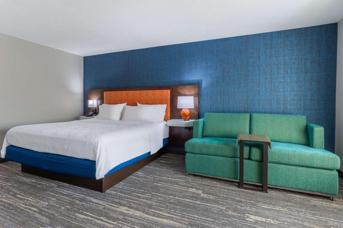 Hampton Inn Sioux Falls - image 2
