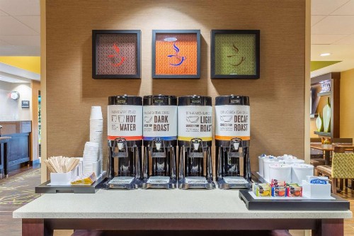 Hampton Inn Sioux Falls - image 20