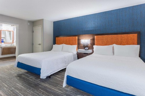 Hampton Inn Sioux Falls - image 21