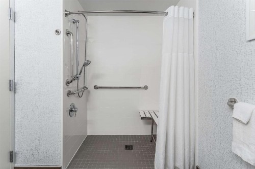 Hampton Inn Sioux Falls - image 23