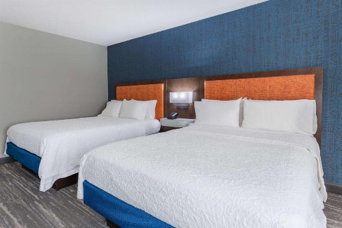 Hampton Inn Sioux Falls - image 29
