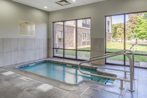 Hampton Inn Sioux Falls - image 31
