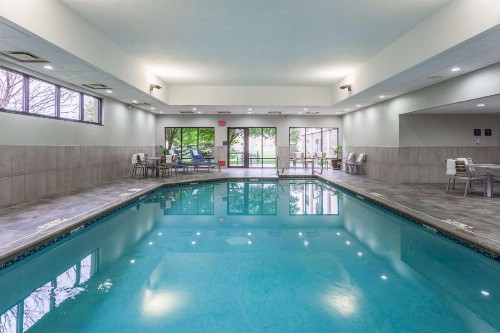 Hampton Inn Sioux Falls - image 36