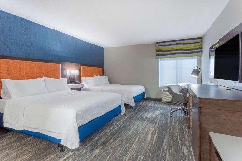 Hampton Inn Sioux Falls - image 38