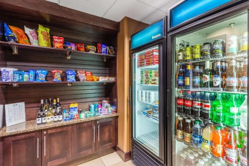 Hampton Inn Sioux Falls - image 39