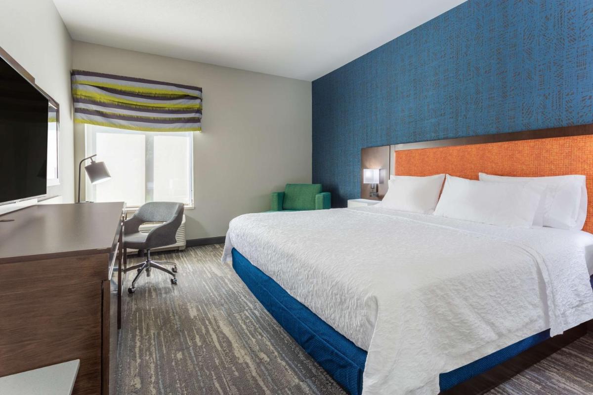 Hampton Inn Sioux Falls - image 4