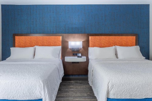 Hampton Inn Sioux Falls - image 42