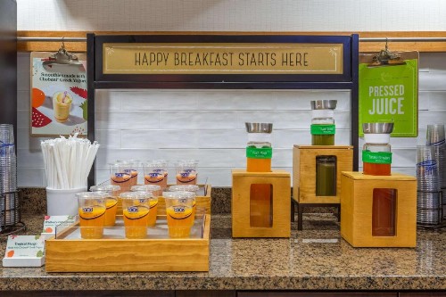 Hampton Inn Sioux Falls - image 45