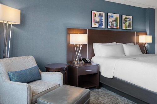 Holiday Inn Sioux Falls-City Center an IHG Hotel - image 2