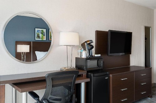 Holiday Inn Sioux Falls-City Center an IHG Hotel - image 25