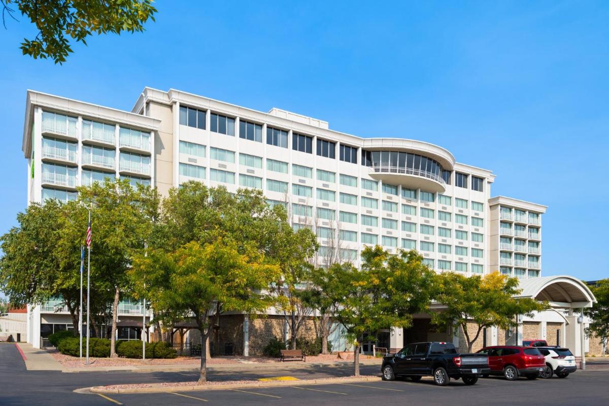 Holiday Inn Sioux Falls-City Center an IHG Hotel - image 3