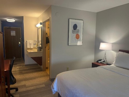 Holiday Inn Express Hotel & Suites Sioux Falls At Empire Mall an IHG Hotel - image 14