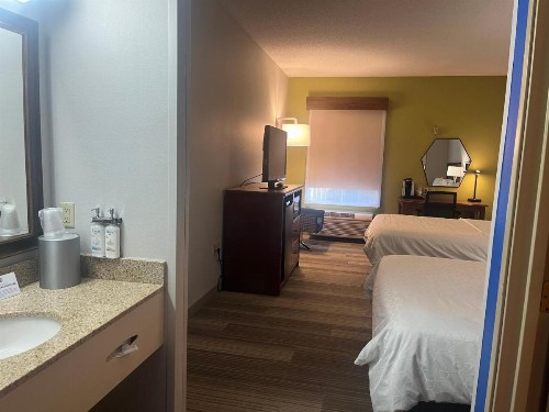 Holiday Inn Express Hotel & Suites Sioux Falls At Empire Mall an IHG Hotel - image 16
