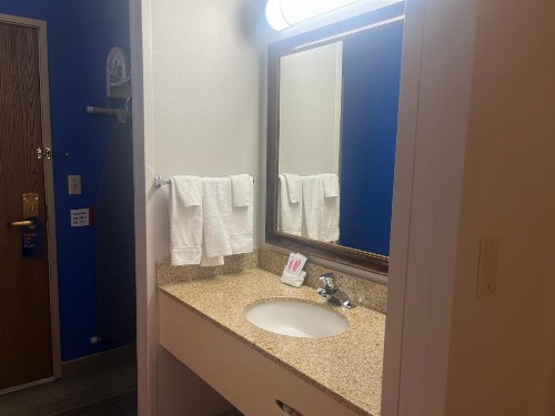 Holiday Inn Express Hotel & Suites Sioux Falls At Empire Mall an IHG Hotel - image 18