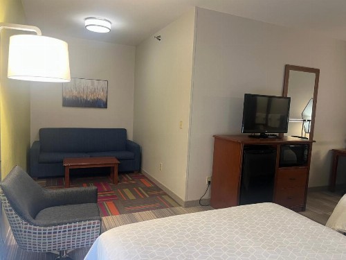 Holiday Inn Express Hotel & Suites Sioux Falls At Empire Mall an IHG Hotel - image 20