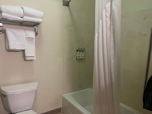 Holiday Inn Express Hotel & Suites Sioux Falls At Empire Mall an IHG Hotel - image 23