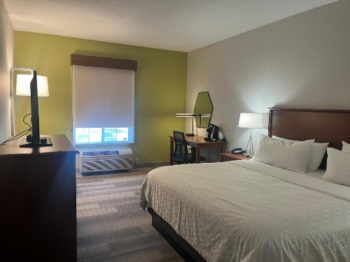 Holiday Inn Express Hotel & Suites Sioux Falls At Empire Mall an IHG Hotel - image 25