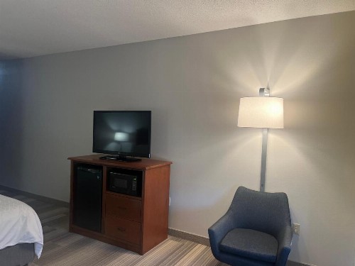 Holiday Inn Express Hotel & Suites Sioux Falls At Empire Mall an IHG Hotel - image 26