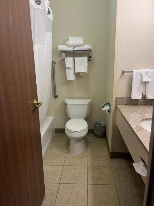 Holiday Inn Express Hotel & Suites Sioux Falls At Empire Mall an IHG Hotel - image 28