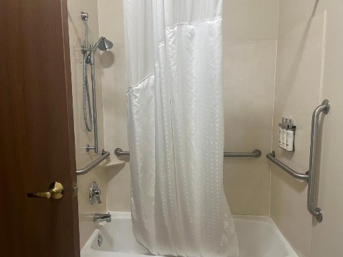 Holiday Inn Express Hotel & Suites Sioux Falls At Empire Mall an IHG Hotel - image 45