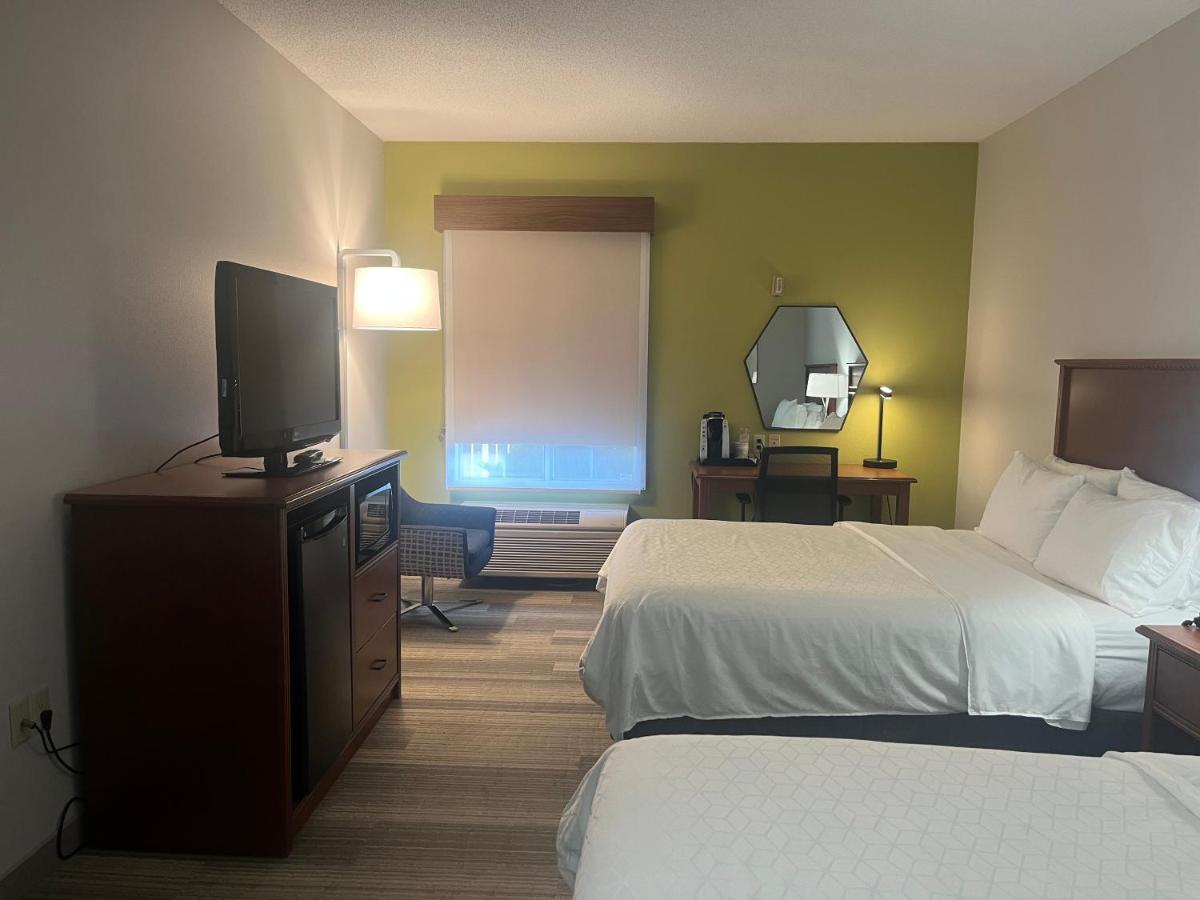 Holiday Inn Express Hotel & Suites Sioux Falls At Empire Mall an IHG Hotel - image 5
