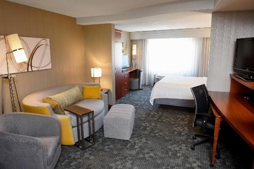 Courtyard By Marriott Sioux Falls - image 10