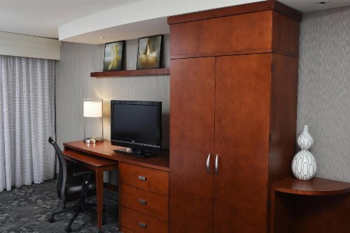 Courtyard By Marriott Sioux Falls - image 21