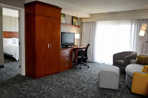 Courtyard By Marriott Sioux Falls - image 22