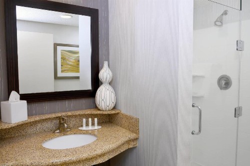 Courtyard By Marriott Sioux Falls - image 9