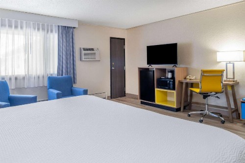 Days Inn by Wyndham Sioux Falls Airport - image 13