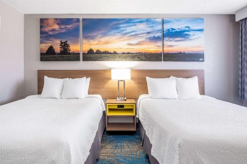 Days Inn by Wyndham Sioux Falls Airport - image 17