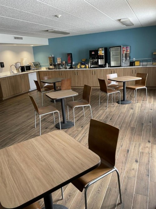 Days Inn by Wyndham Sioux Falls Airport - image 28