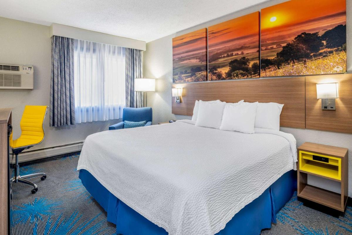 Days Inn by Wyndham Sioux Falls Airport - image 3