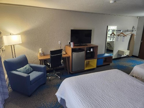 Days Inn by Wyndham Sioux Falls Airport - image 35