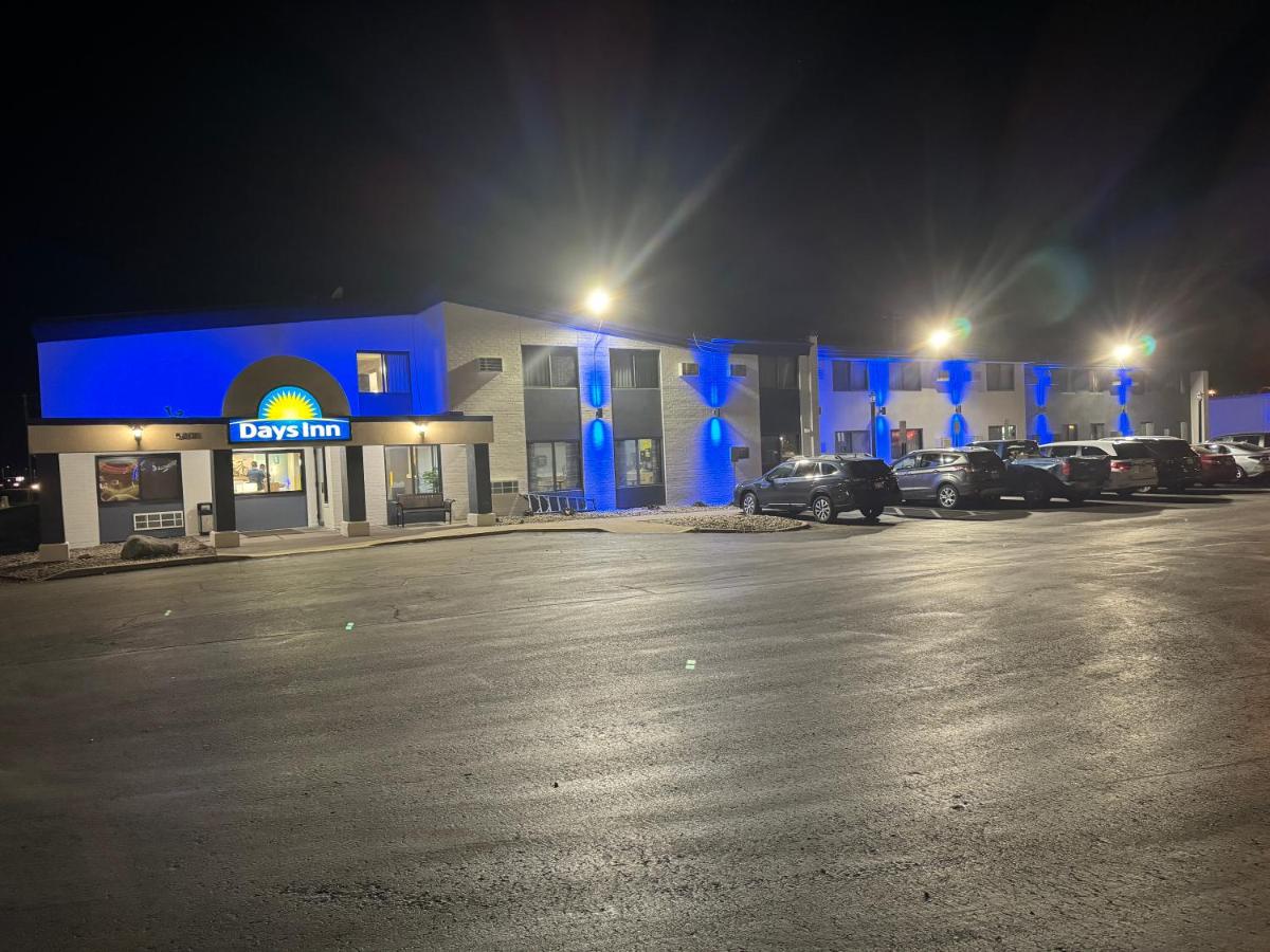 Days Inn by Wyndham Sioux Falls Airport - image 4