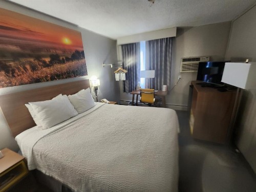 Days Inn by Wyndham Sioux Falls Airport - image 40