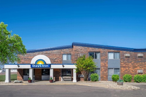 Days Inn by Wyndham Sioux Falls Airport - image 5