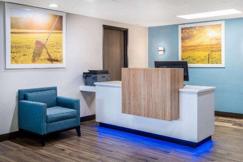 Days Inn by Wyndham Sioux Falls Airport - image 6