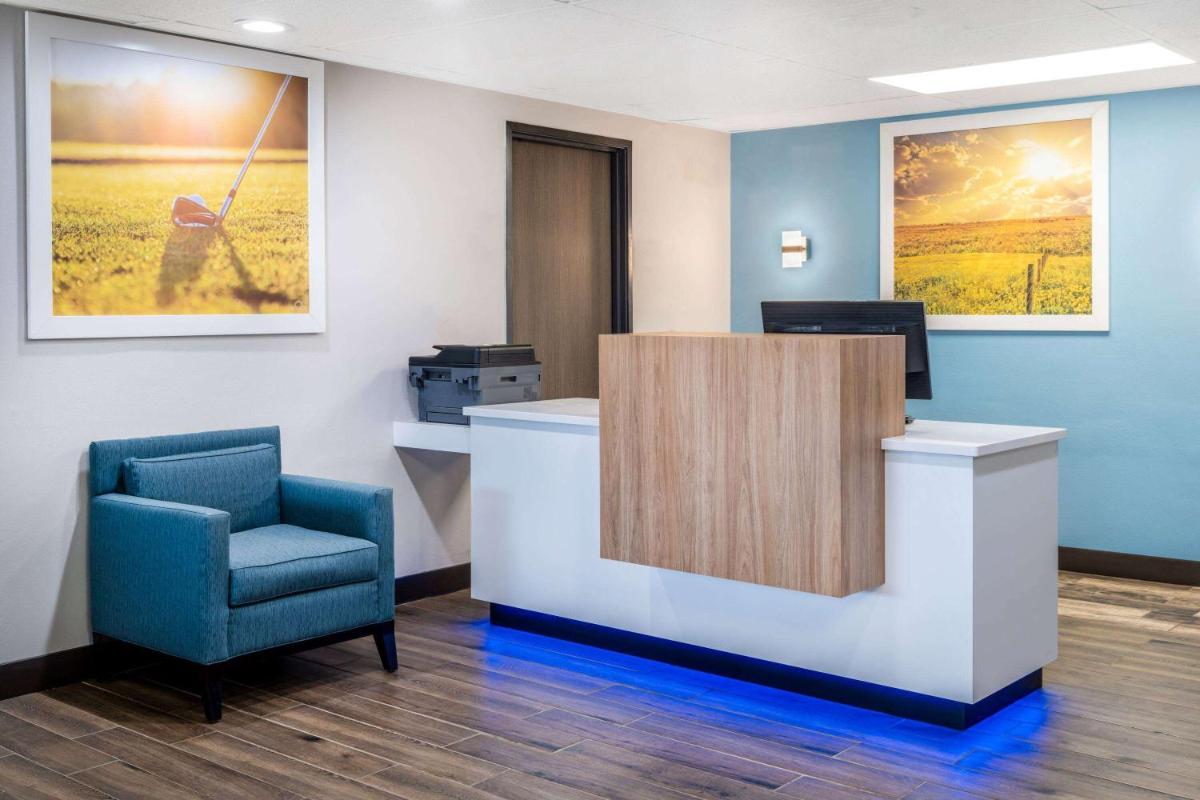 Days Inn by Wyndham Sioux Falls Airport - image 6