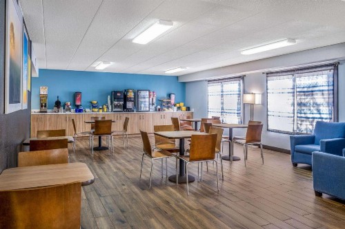 Days Inn by Wyndham Sioux Falls Airport - image 8
