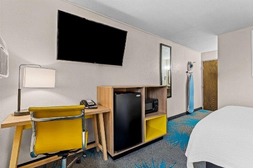 Days Inn by Wyndham Sioux Falls - image 17