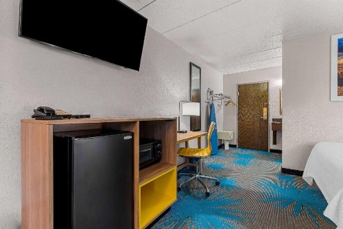 Days Inn by Wyndham Sioux Falls - image 23