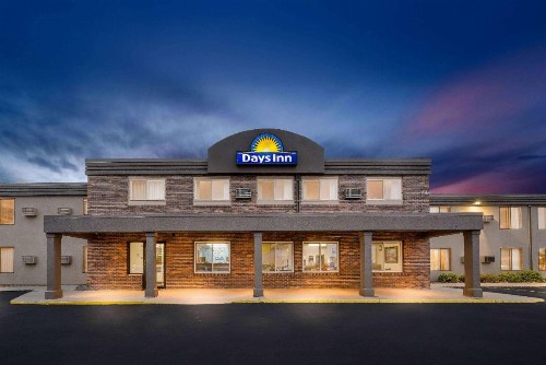 Days Inn by Wyndham Sioux Falls - image 3