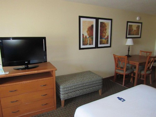 Best Western Empire Towers - image 12