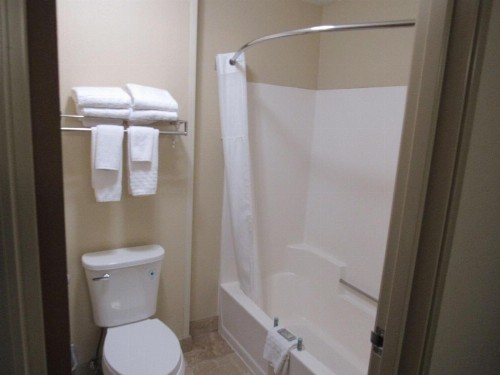 Best Western Empire Towers - image 18