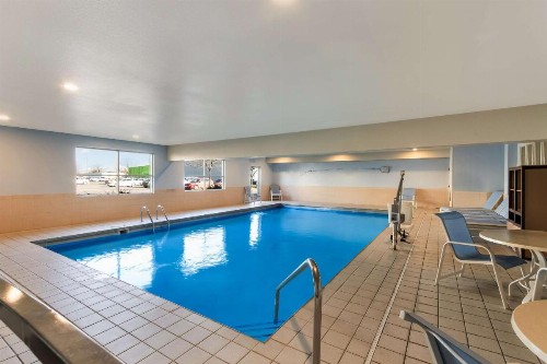 Best Western Empire Towers - image 19