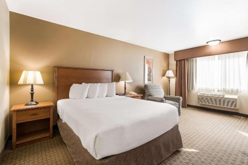 Best Western Empire Towers - image 28