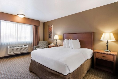 Best Western Empire Towers - image 34