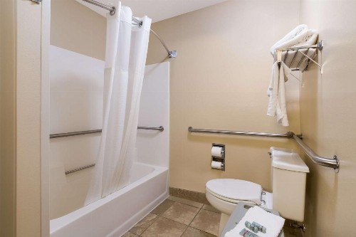 Best Western Empire Towers - image 35